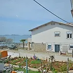 Apartment Ivan By The Sea