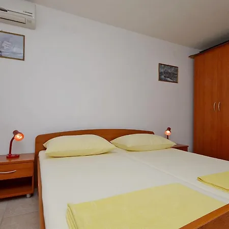 Apartment Ivan By The Sea